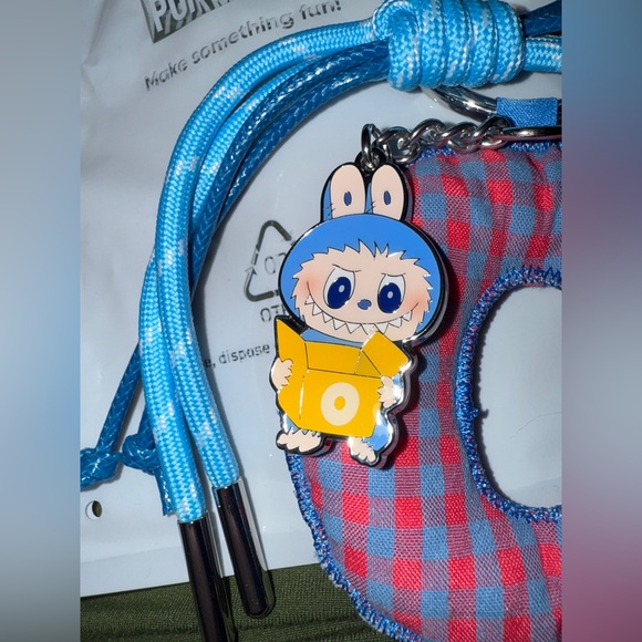 Pop Mart Labubu The Monsters Pin for Love Series
"O" Letter Pendant - Picture 3 of 4